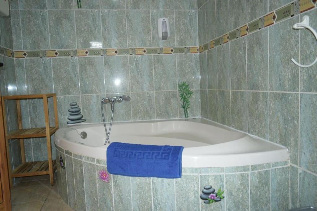Casita Montana Clara Apartment Punta Mujeres ภายนอก รูปภาพ